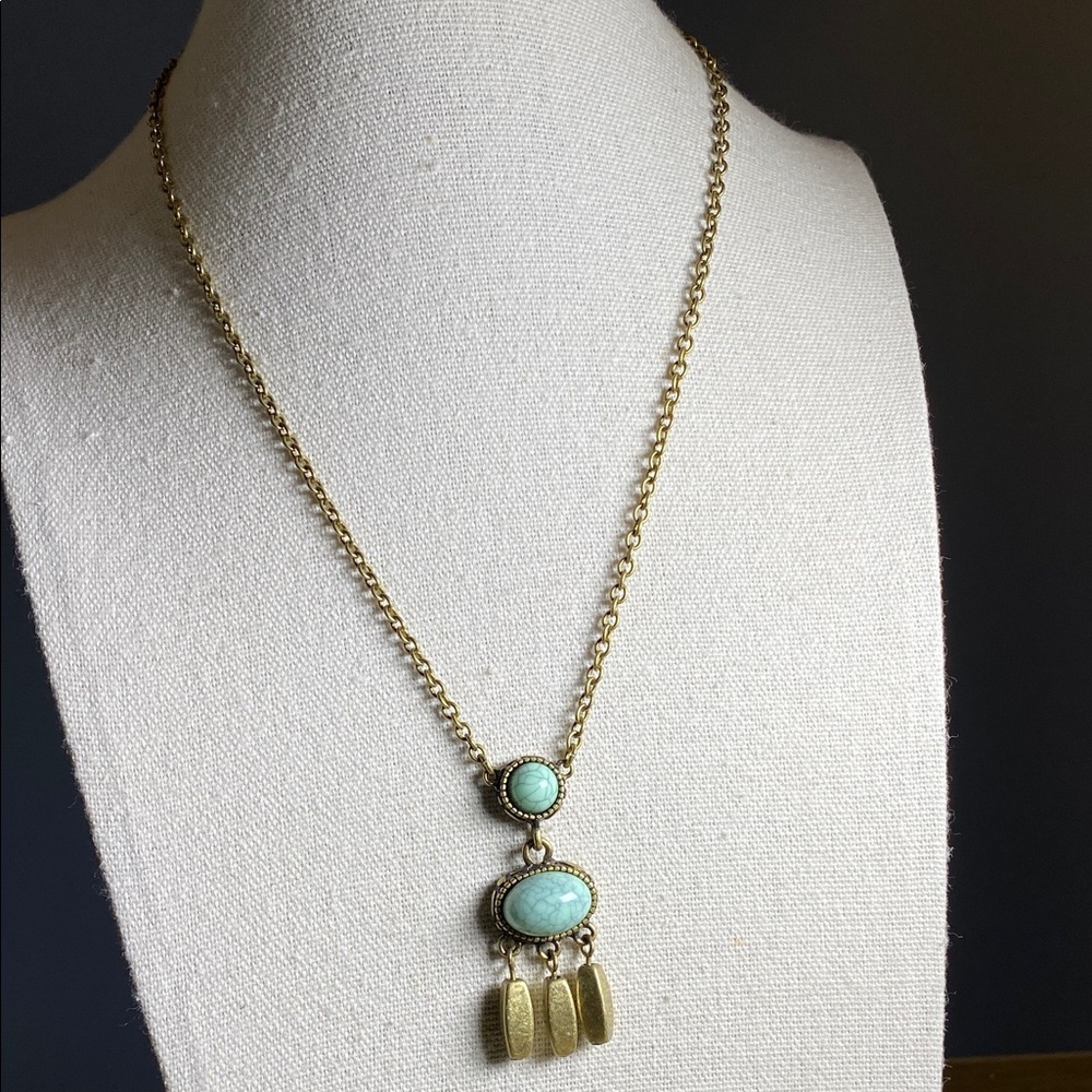 Chic Gold Necklace with Turquoise Accents